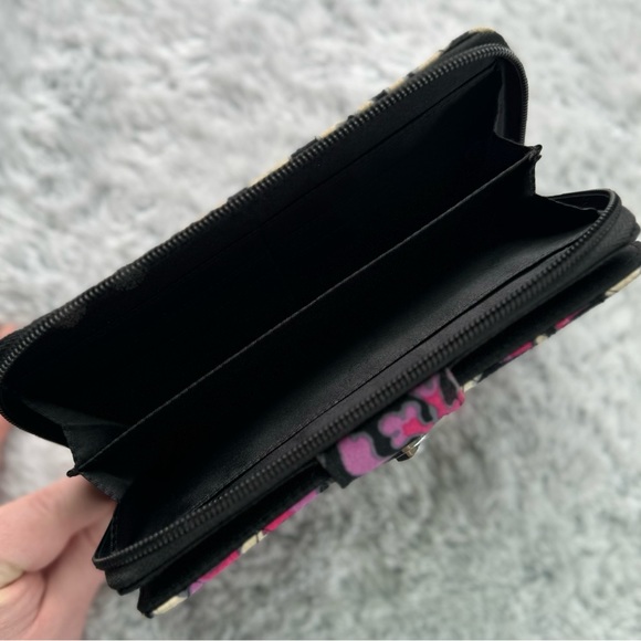EUC Vera Bradley Turn key wallet/wristlet - Picture 6 of 12